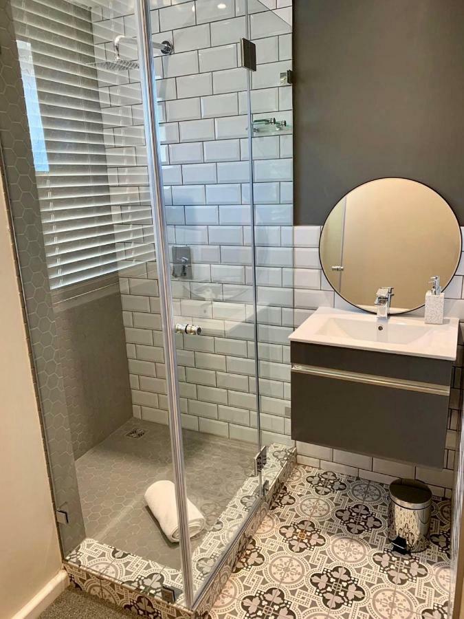 Oyster Lagoon Villa - Luxurious 2 Bed Apartment In Knysna Eksteriør billede